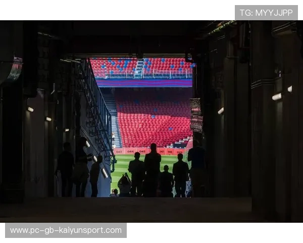 巴萨防线连续失误 布鲁日爆冷逼平诺坎普 巴萨防线连续失误 布鲁日爆冷逼平诺坎普