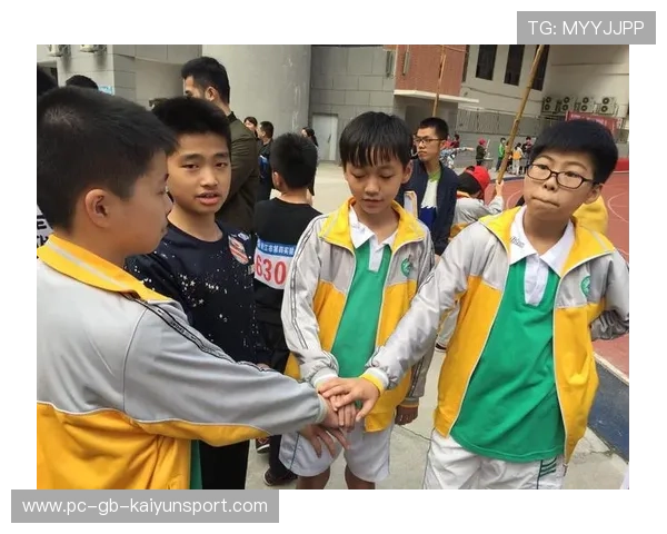 赛场道别不说再见:那位LOL女主持的最后一张合照 赛场道别不说再见:那位LOL女主持的最后一张合照