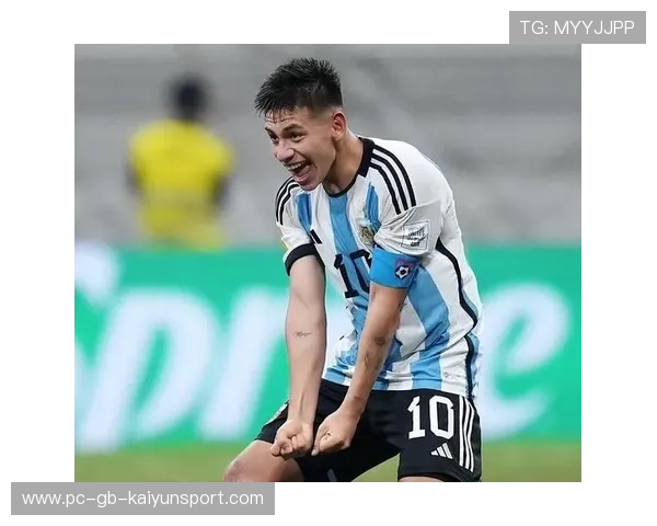 帽子戏法惊爆：巴萨或将加盟，转会费或达30000万欧！