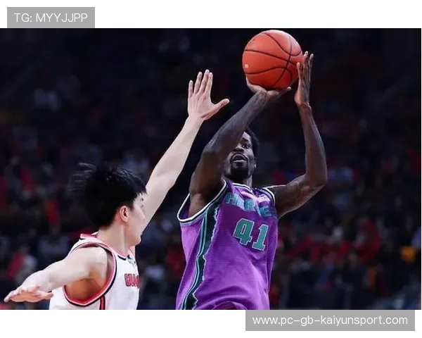 NBL男篮后卫急停三分准星火热:训练室到赛场的极致爆发 NBL男篮后卫急停三分准星火热:训练室到赛场的极致爆发